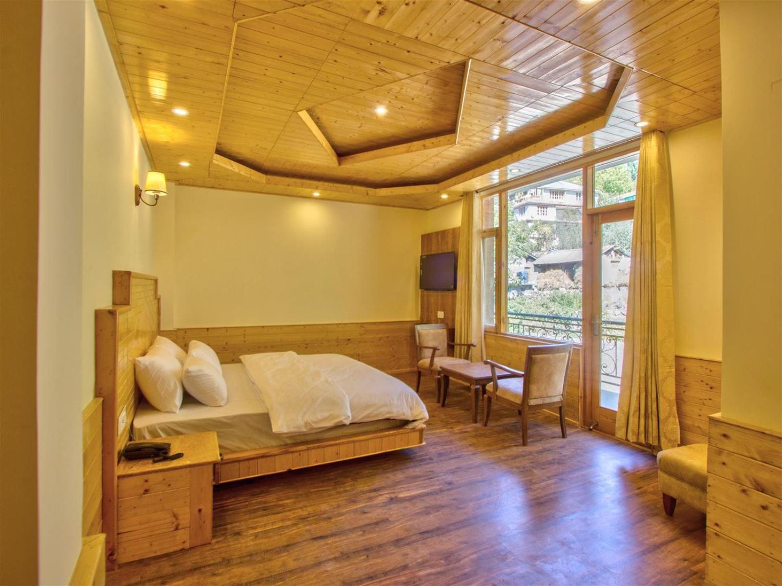 Golden Peak Manali Hotel Exterior photo