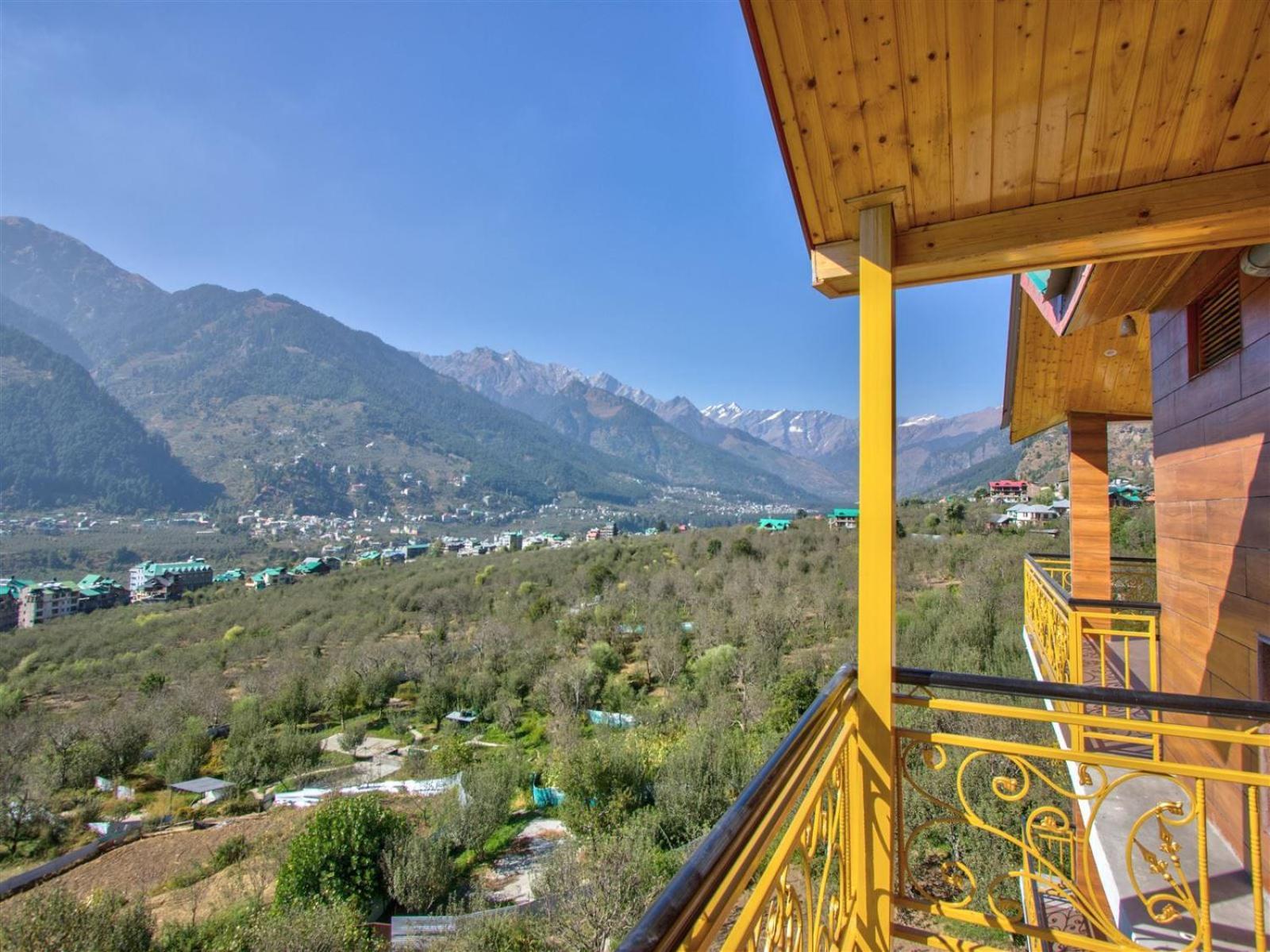Golden Peak Manali Hotel Exterior photo